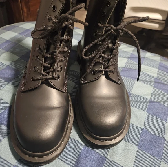 Dr Martens 1460 Mono Boots - Picture 4 of 10